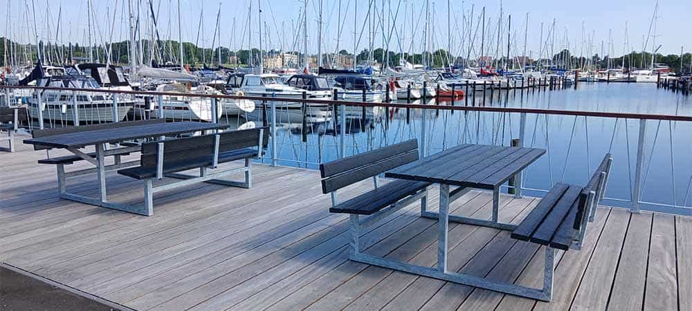 Middelfart Marina med borde og bænke