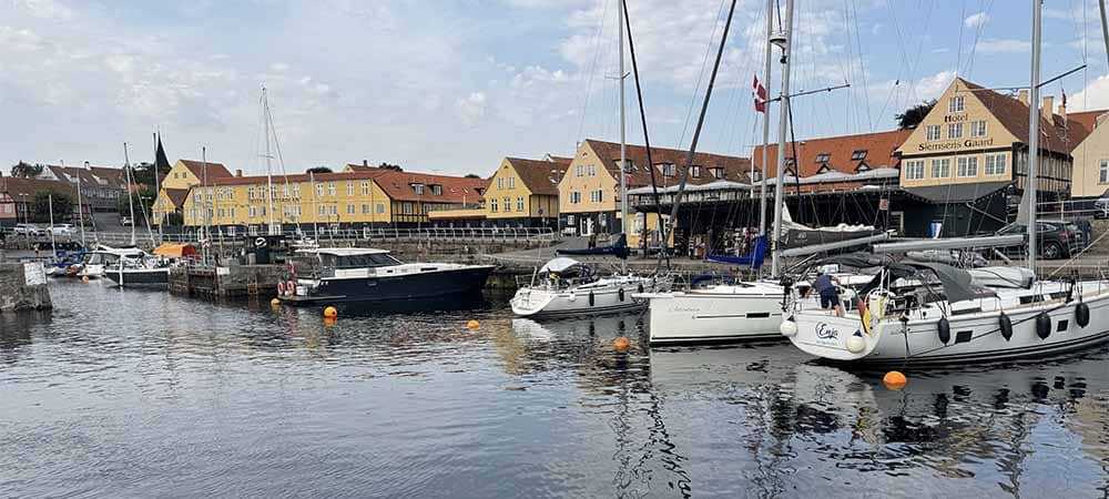 Svaneke havn og by